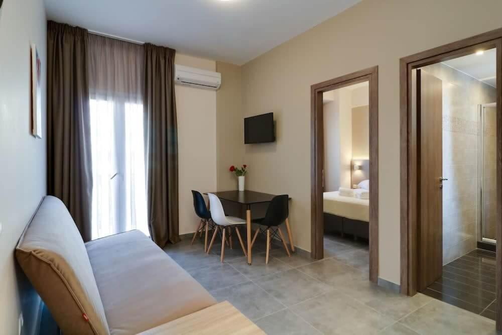 Hotel Continent Gagra Buitenkant foto